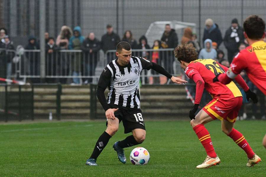 Stefan Lainer in actie bij zijn rentree