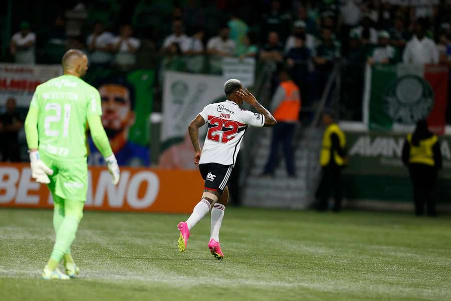 David comemora gol da virada do São Paulo no Allianz