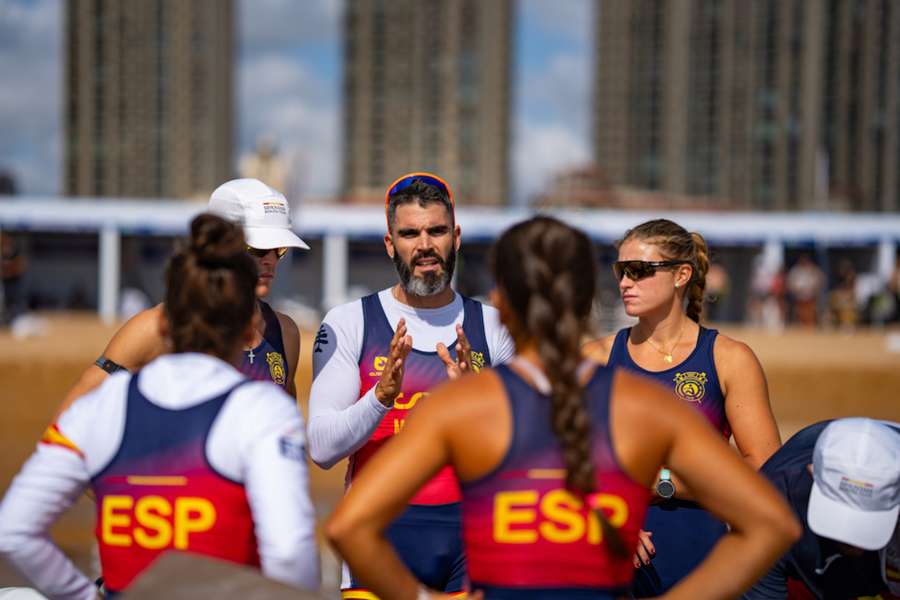 Adrián Miramón y el cuatro mixto español Adrián Miramón y el cuatro mixto español