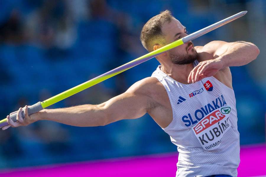 Kubínec počas kvalifikácie v hode oštepom na ME. Kubínec počas kvalifikácie v hode oštepom na ME.