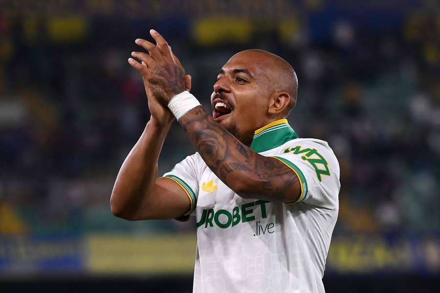 AS Roma a oficializat achiziția permanentă a atacantului Donyell Malen AS Roma a oficializat achiziția permanentă a atacantului Donyell Malen
