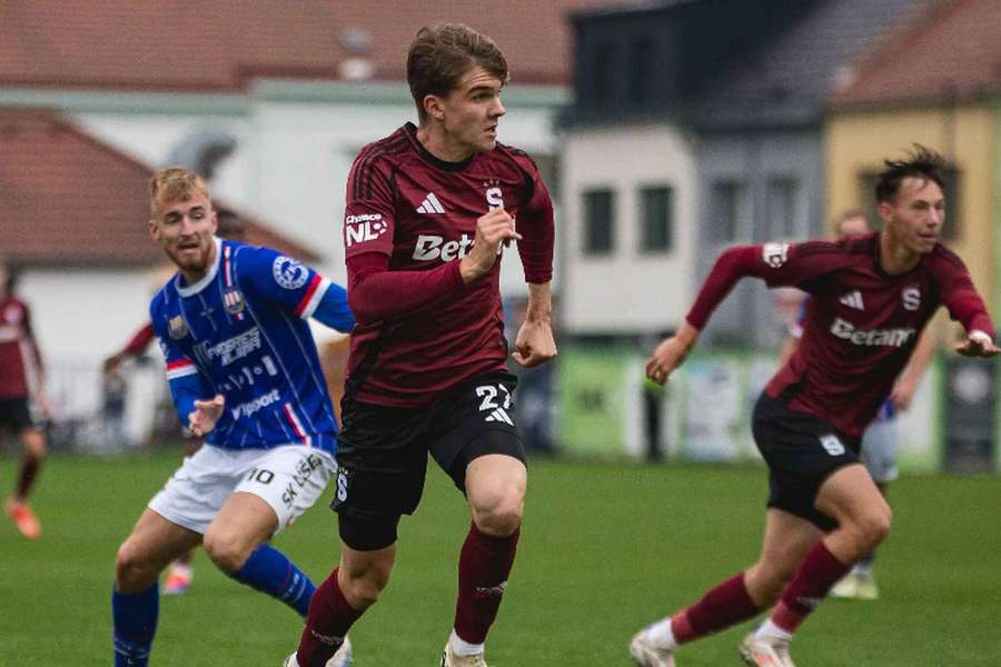 Sparta B zahodila v Líšni dvě penalty, i proto si Pražané odvezli domů jen bod za remízu 2:2.