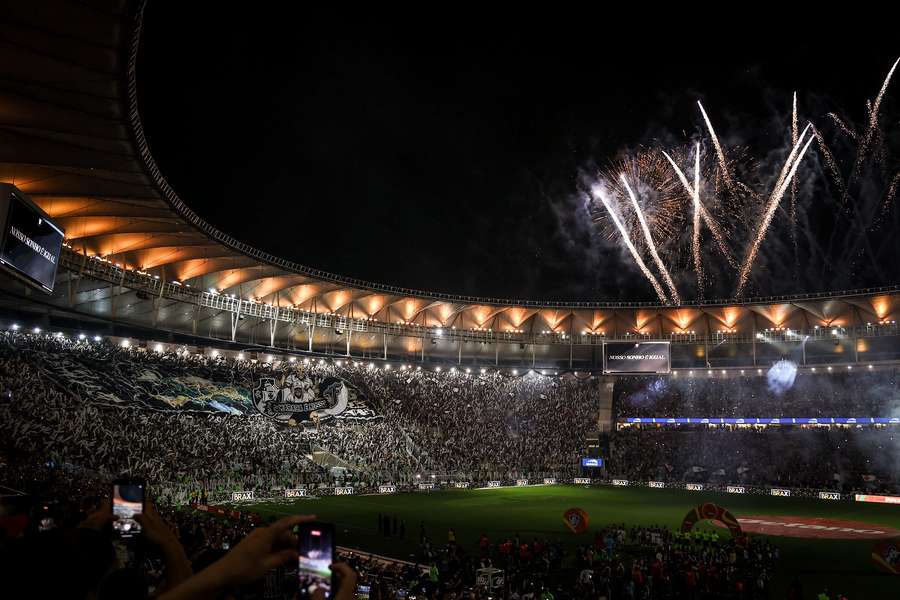 Torcida cruzmaltina durante a semi da Copa do Brasil no Maracanã