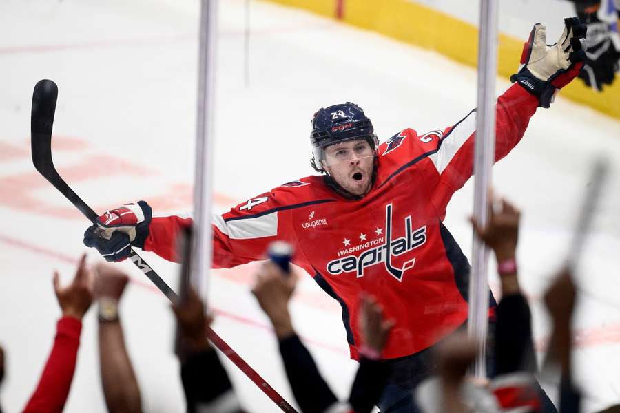 McMichael podepsal v NHL šestiletou smlouvu se St. Louis. McMichael podepsal v NHL šestiletou smlouvu se St. Louis.