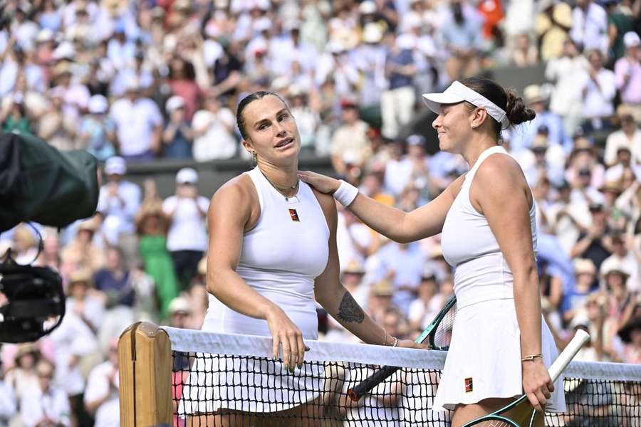 Arina Sabalenka şi Amanda Anisimova la Wimbledon Arina Sabalenka şi Amanda Anisimova la Wimbledon