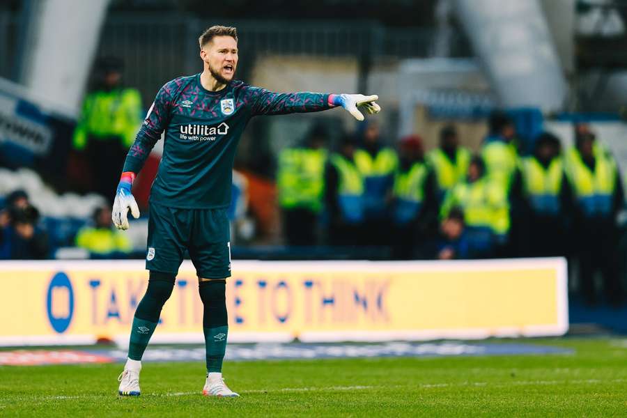 Vaclík v prvním utkání za Huddersfield pomohl k remíze 1:1 s QPR.