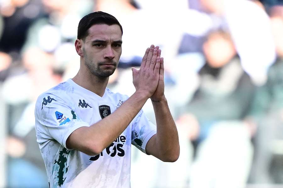 De Sciglio nakonec za Hradec hrát nebude. De Sciglio nakonec za Hradec hrát nebude.