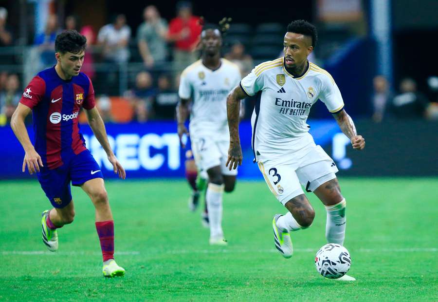 Barca and the woodwork defeat Real in Texas 'clasico'