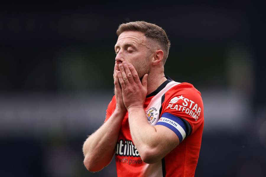 El Luton desciende a la League One.