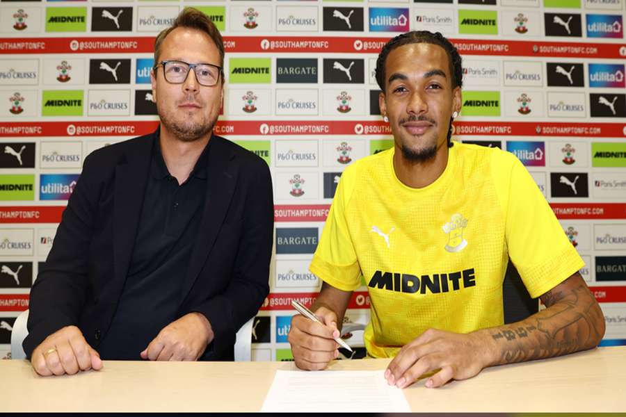 Southampton sign USA striker Downs for £7M: Southampton should be in the Premier League...