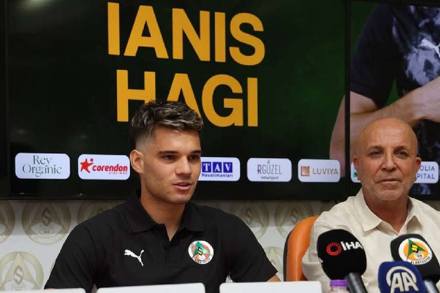 Ianis Hagi a susținut prima conferință de presă din postură de jucător al celor de la Alanyaspor Ianis Hagi a susținut prima conferință de presă din postură de jucător al celor de la Alanyaspor