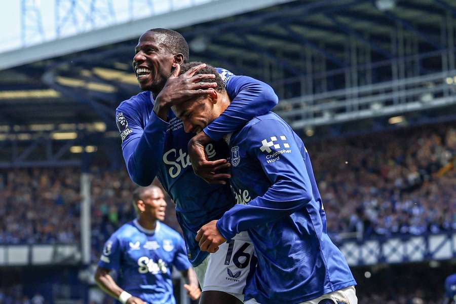 Moyes delighted to deliver victory as Everton depart Goodison