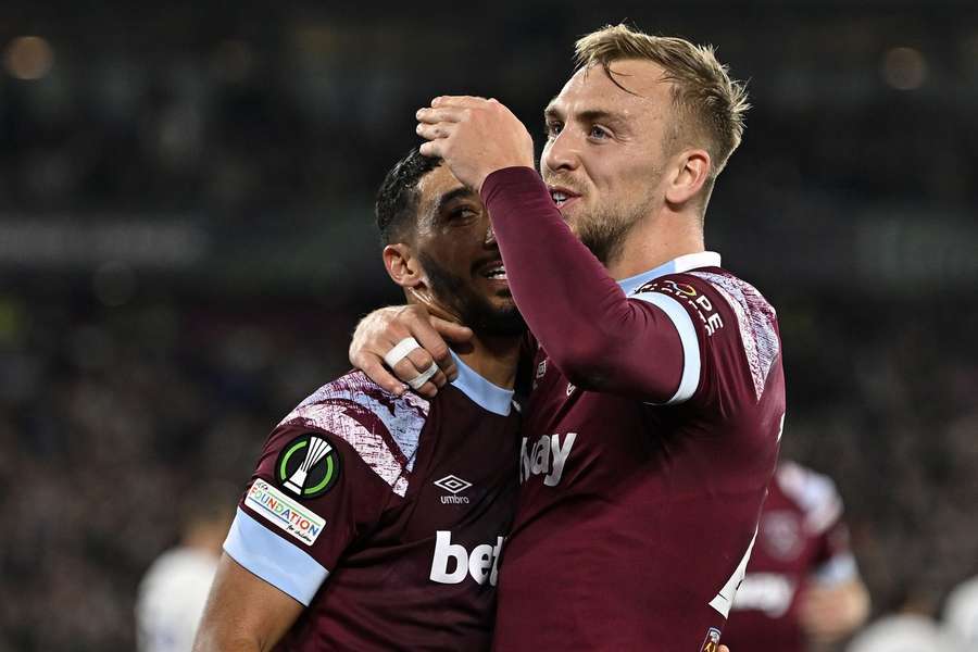 Jarrod Bowen celebrates with Saïd Benrahma after he scoring West Ham's second goal