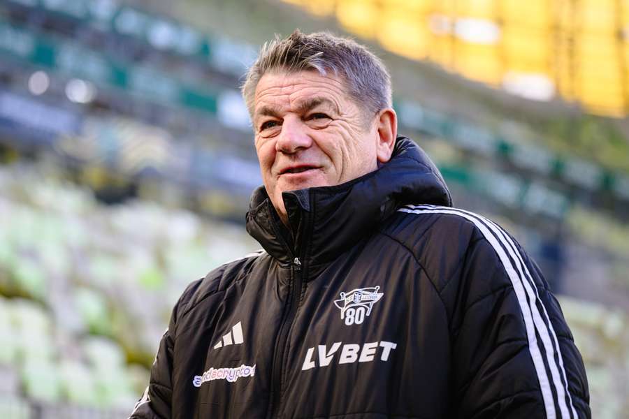 Trener Lechii, John Carver: W tym tygodniu padły mocne słowa, na Legię będą zmiany