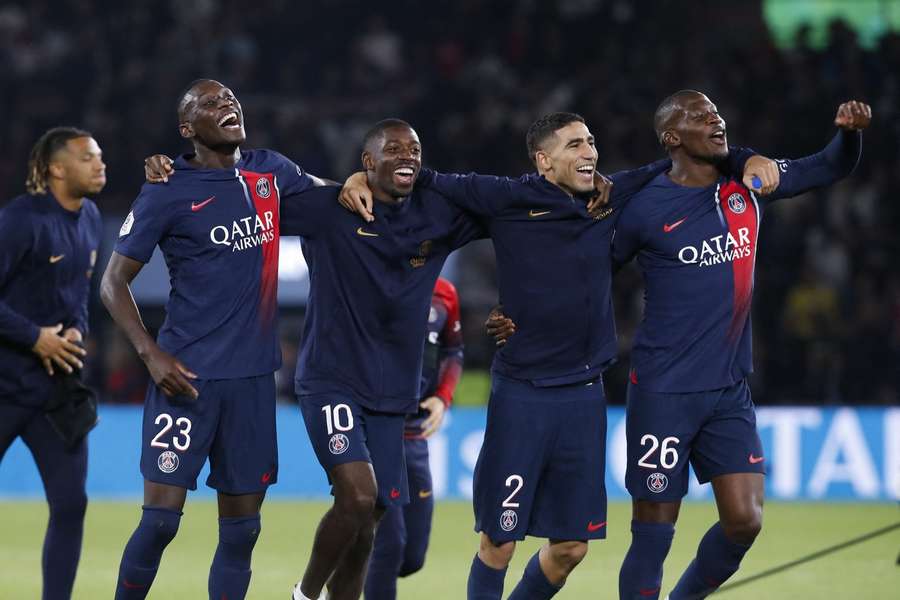 Trei din cei patru jucătorii de la PSG suspendați pentru scandări homofobe sărbătorind victoria cu Marseille