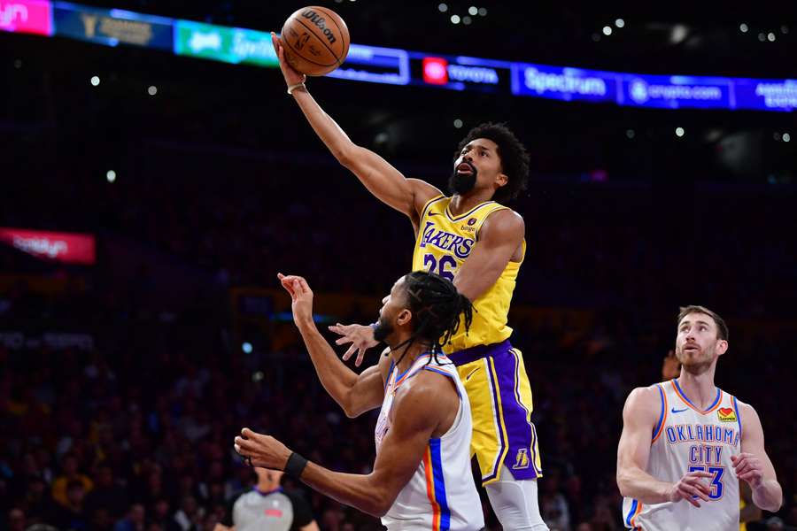 Spencer Dinwiddie, en acción con los Lakers de Los Ángeles
