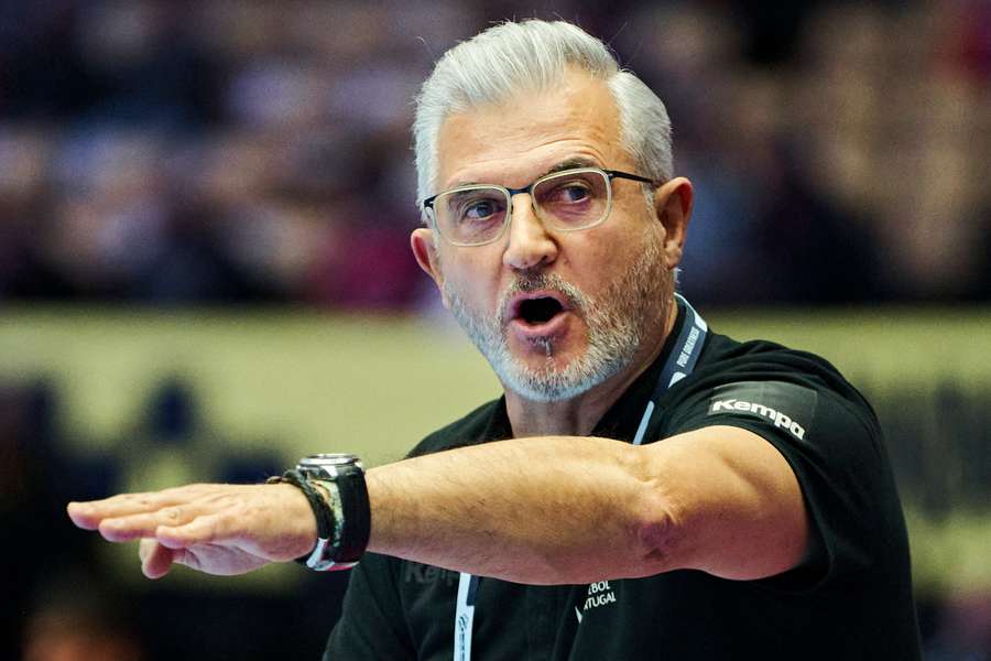 Paulo Jorge Pereira durante o jogo com a Espanha