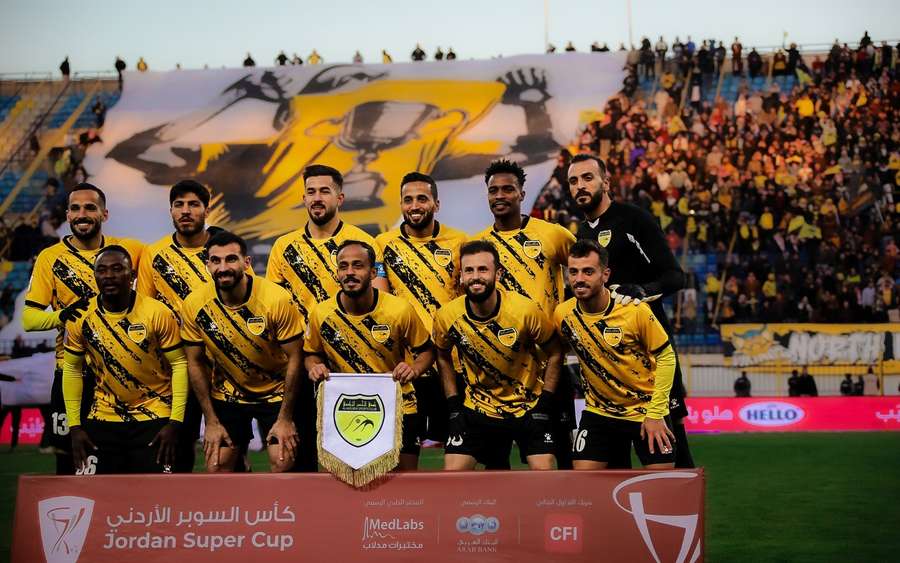 O onze inical do Al Hussein