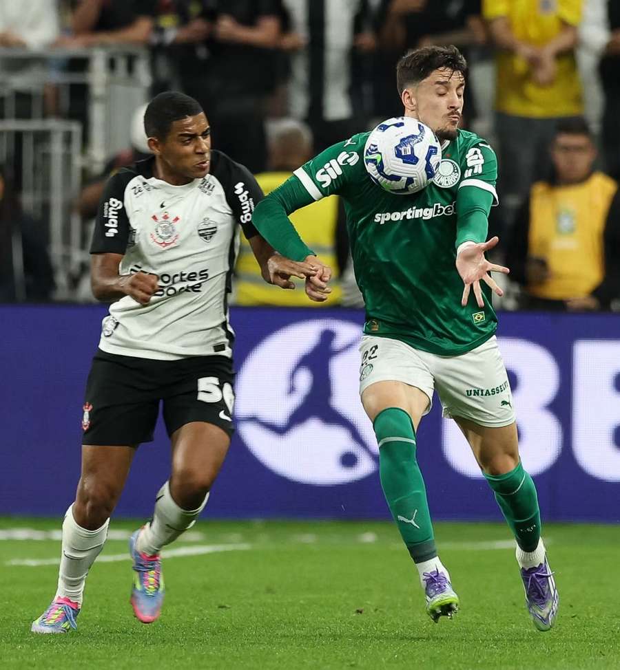 Piquerez fez gol contra em Corinthians 1x1 Palmeiras