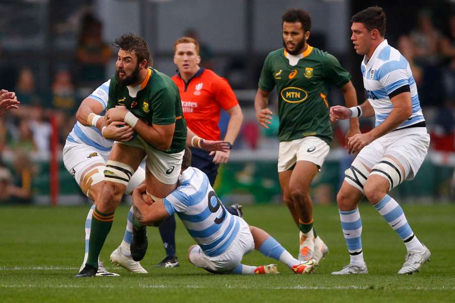 South Africa's Lood de Jager in action with Argentina's Gonzalo Bertranou