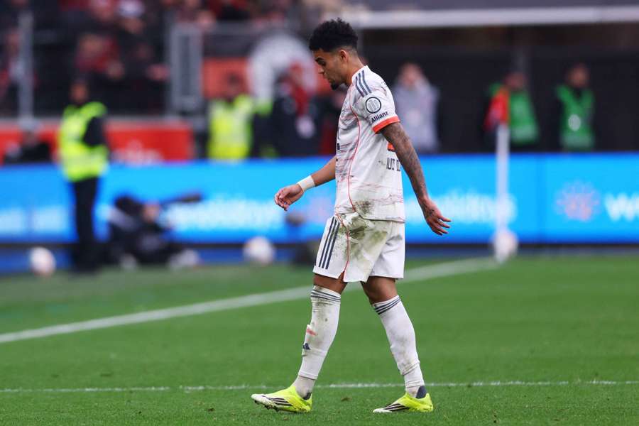 Luiz Díaz wurde wegen einer vermeintlichen Schwalbe vom Platz gestellt