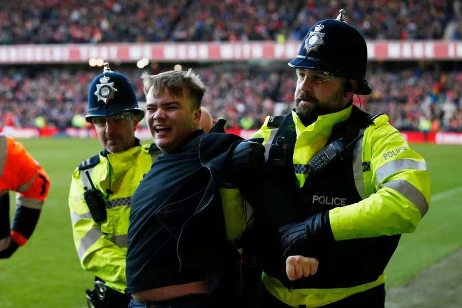 Liczba aresztowań związanych z piłką nożną w Anglii i Walii najwyższa od sezonu 2013/14