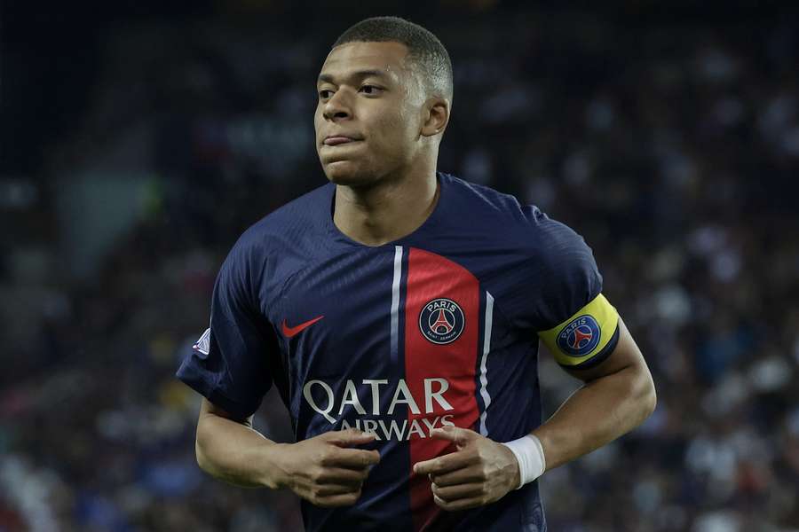 Kylian Mbappé zit voorlopig niet bij de selectie van PSG