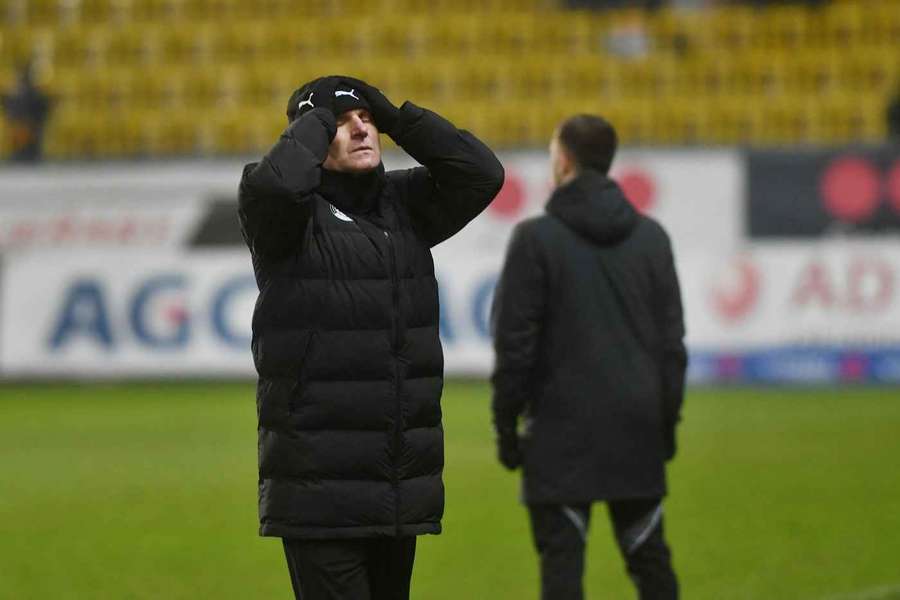 Skuhravý se v Teplicích držel za hlavu. Skuhravý se v Teplicích držel za hlavu.