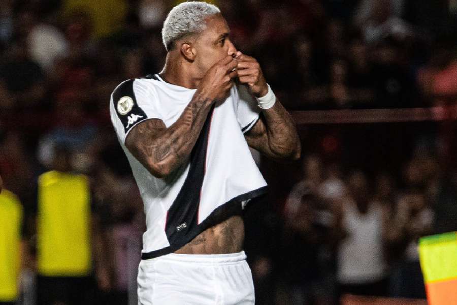 David fez o gol que sacramentou a quarta vitória seguida do Vasco no Brasileirão