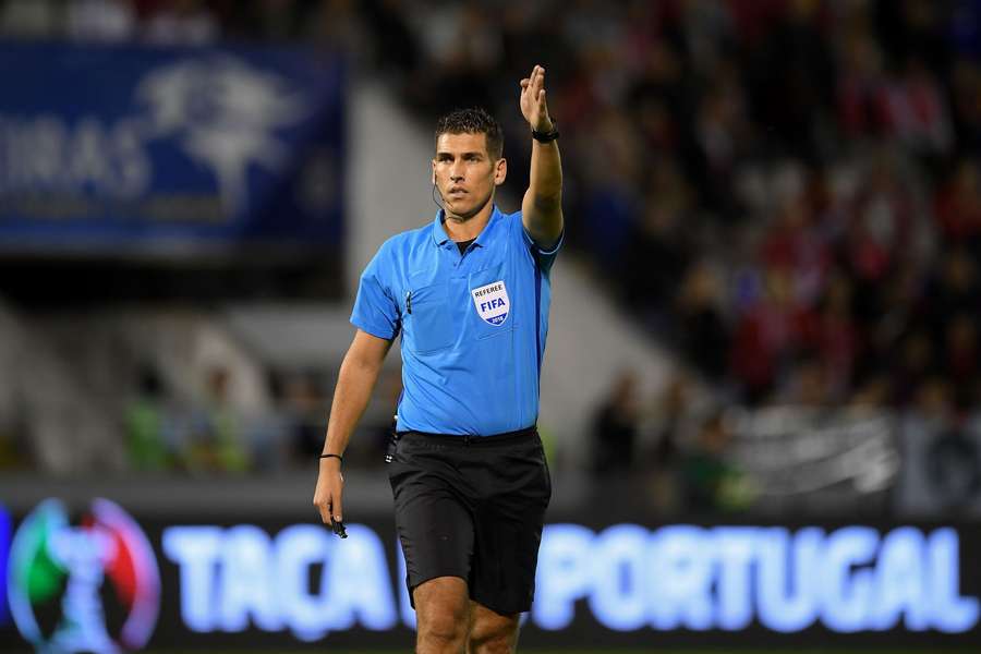 Fábio Veríssimo pertence à AF Leiria e vai arbitrar em casa