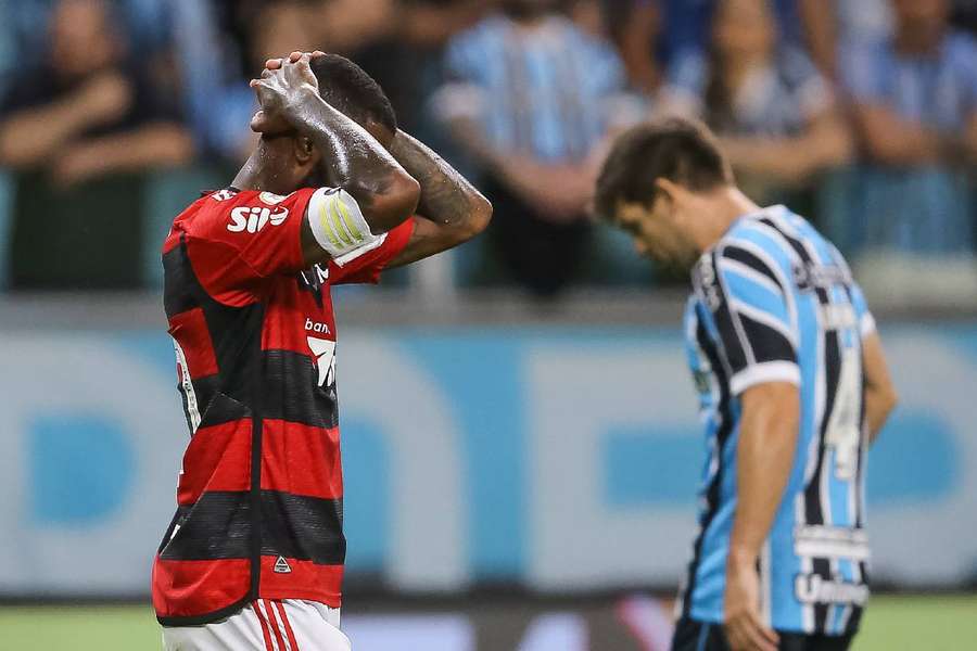 Flamengo vacilou e o Grêmio foi letal