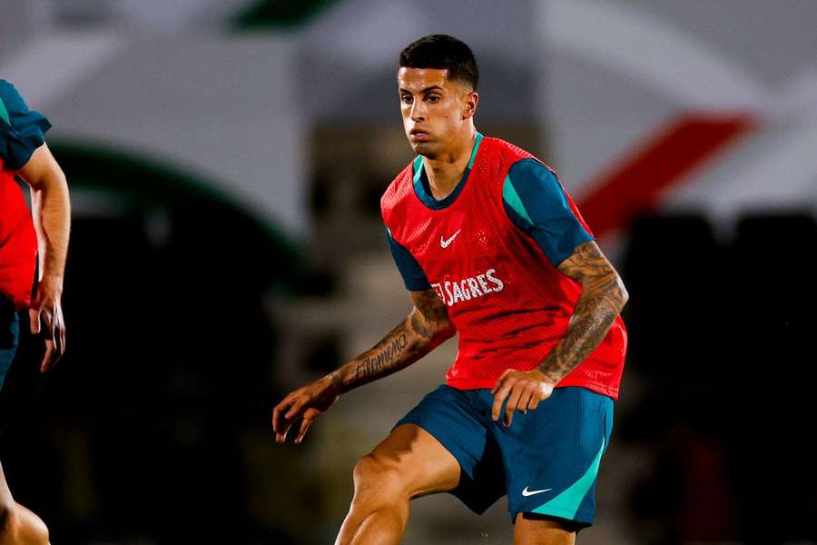 João Cancelo está convocado para o jogo de Portugal com a Eslovénia