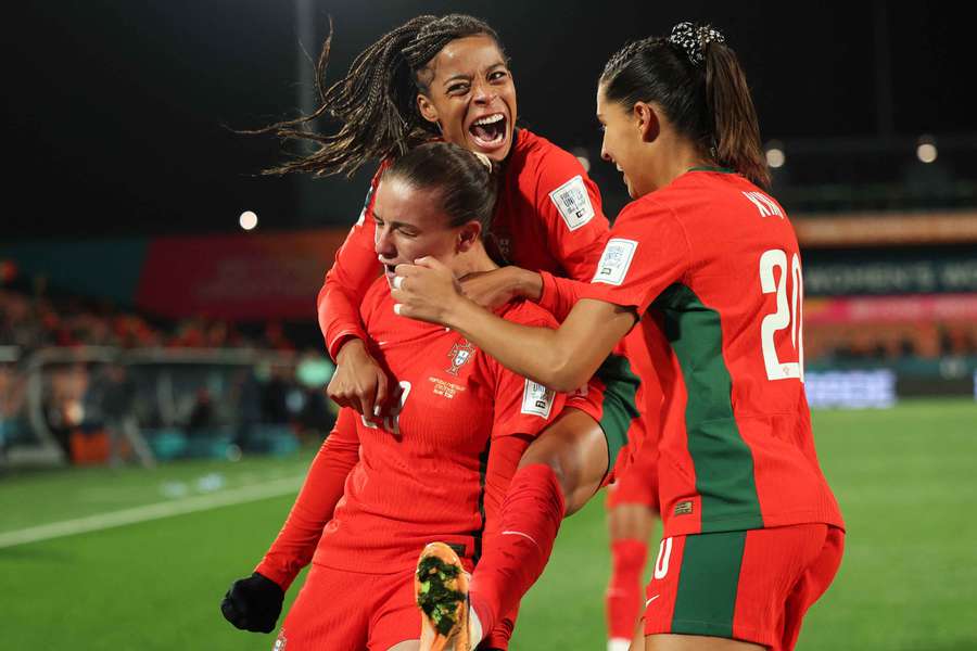 Jéssica Silva com Kika Nazareth na Seleção Nacional