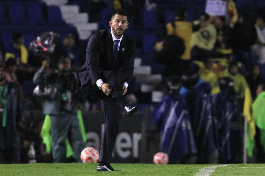 Benjamín Mora, técnico del Querétaro