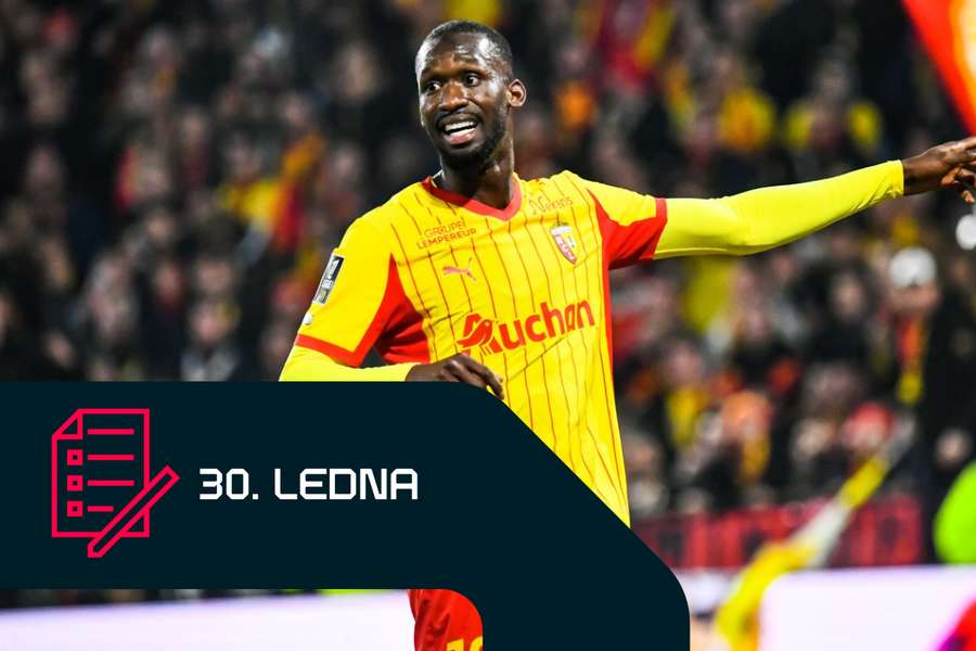 Abdallah Sima bojuje v dresu Lens o mistrovský titul v Ligue 1. Abdallah Sima bojuje v dresu Lens o mistrovský titul v Ligue 1.