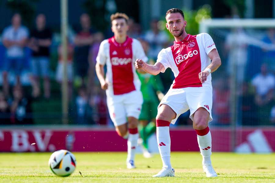 Van den Boomen in actie voor Ajax