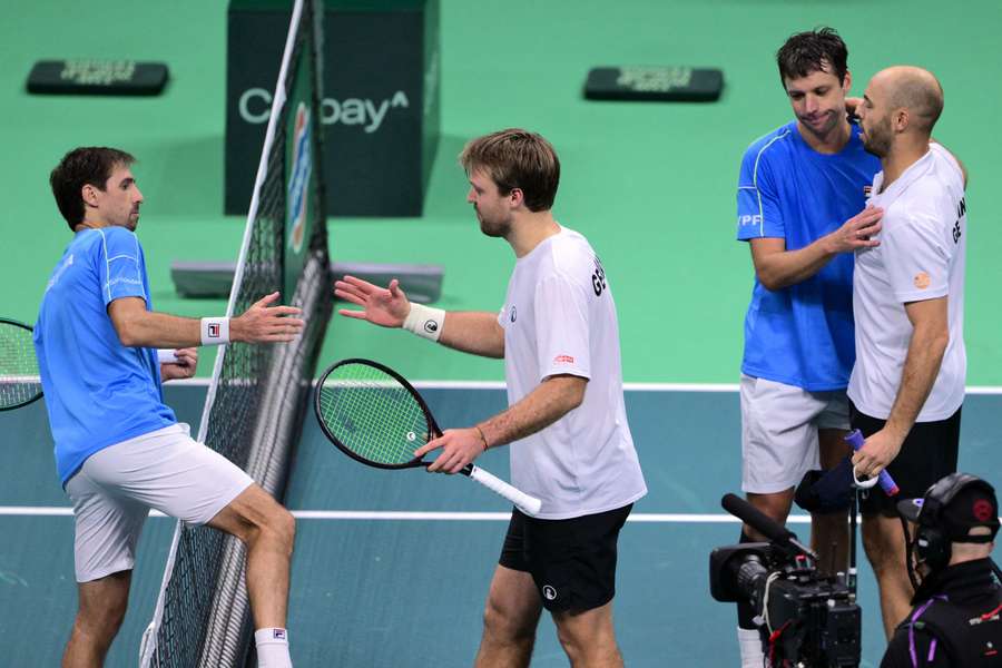 Tenis Flash: Niemcy w półfinale, dziś rywalizacja o finał Włochów z Belgami Tenis Flash: Niemcy w półfinale, dziś rywalizacja o finał Włochów z Belgami