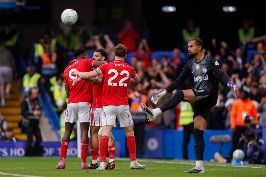 Il Forest esulta dopo un gol