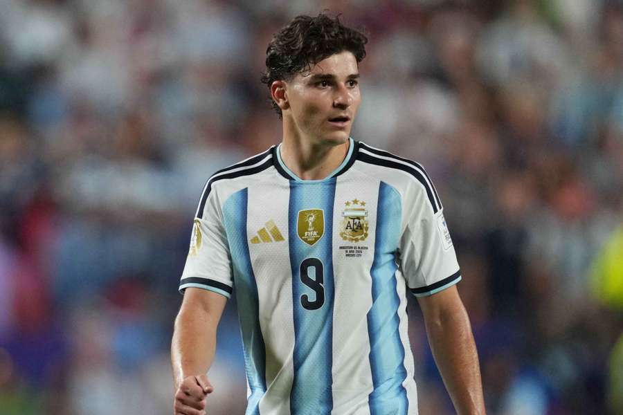 Julián Álvarez pode ganhar uma chance se Scaloni escalar o time misto que está indicando