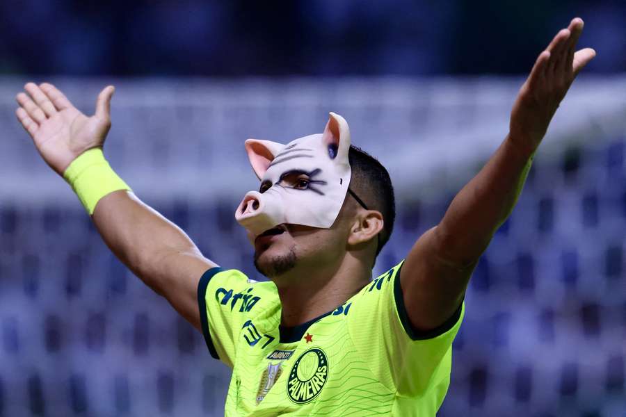 Rony escreveu bonita história no Palmeiras, mas sempre conviveu entre o amor e o ódio com a torcida Rony escreveu bonita história no Palmeiras, mas sempre conviveu entre o amor e o ódio com a torcida