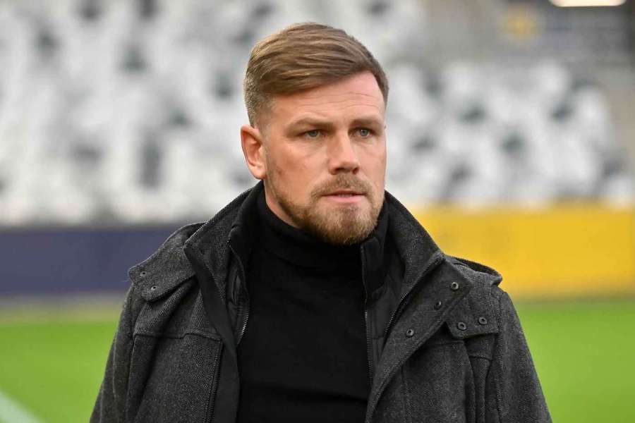 Koučovi Romanovi Hudecovi vyšli striedania. Koučovi Romanovi Hudecovi vyšli striedania.