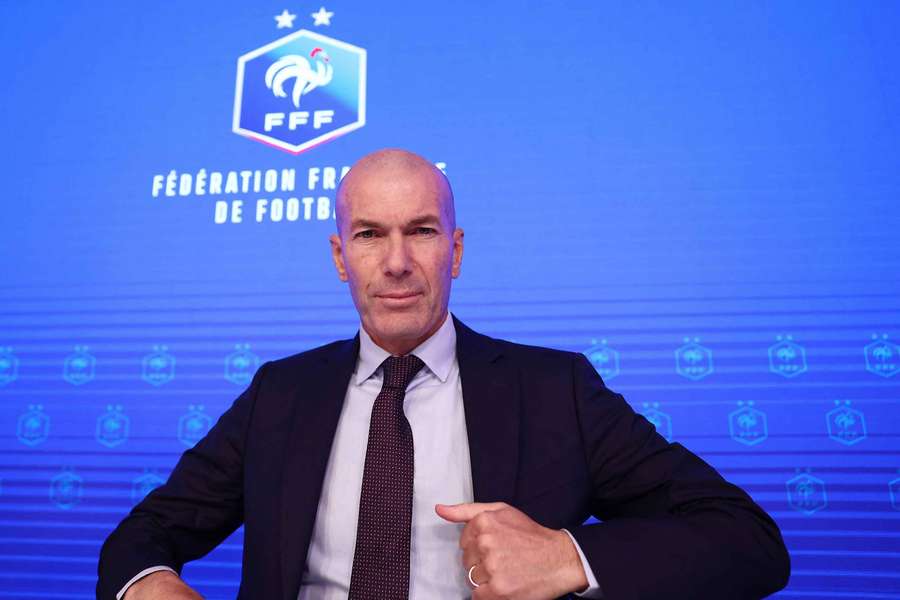 Zinedine Zidane nella sede della FFF