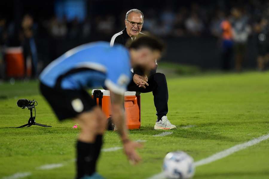 Marcelo Bielsa y su nevera, una escena habitual