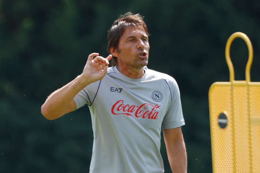 Antonio Conte, treinador do Nápoles