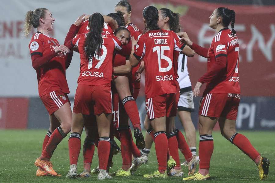 Benfica goleou Vitória SC no Benfica Campus