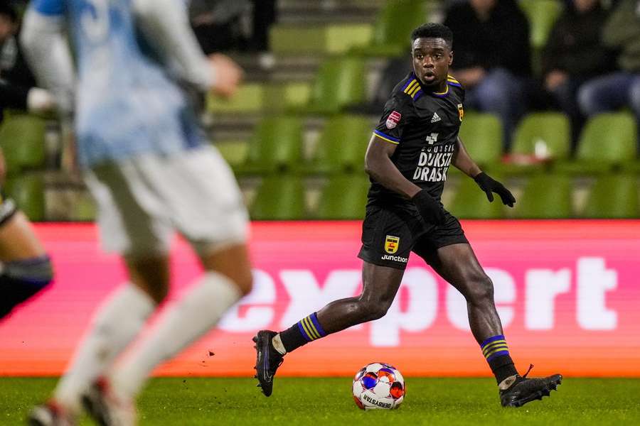 Sekou Sylla in actie voor Cambuur tegen Dordrecht