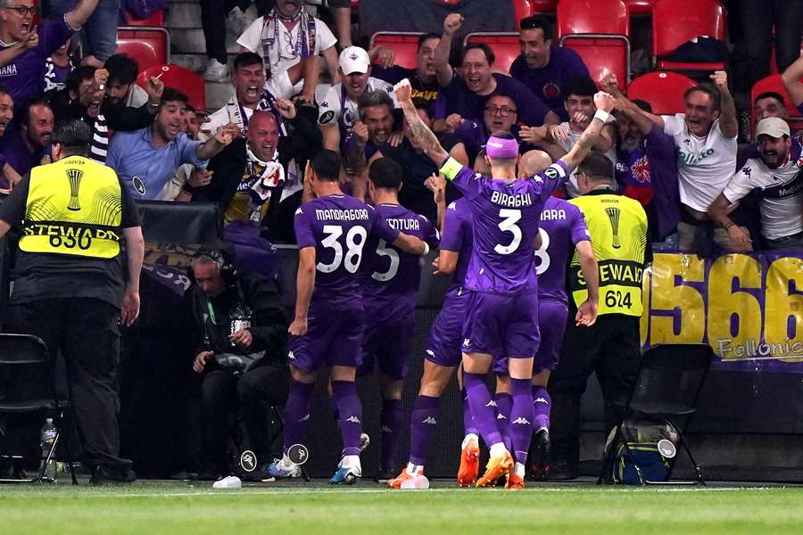 Fiorentina egalează în finala Conference League cu West Ham