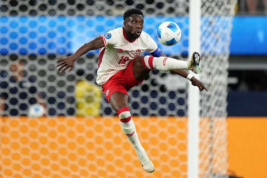 Alphonso Davies z Kanadą przed kontuzją.