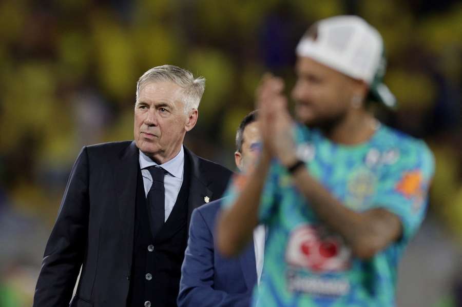 Brazílii bude na úvod MS chybět Neymar, uvedl Ancelotti. Brazílii bude na úvod MS chybět Neymar, uvedl Ancelotti.