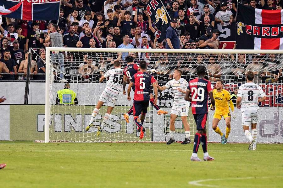 Serie B: una doppietta di Lapadula regala la semifinale playoff al Cagliari